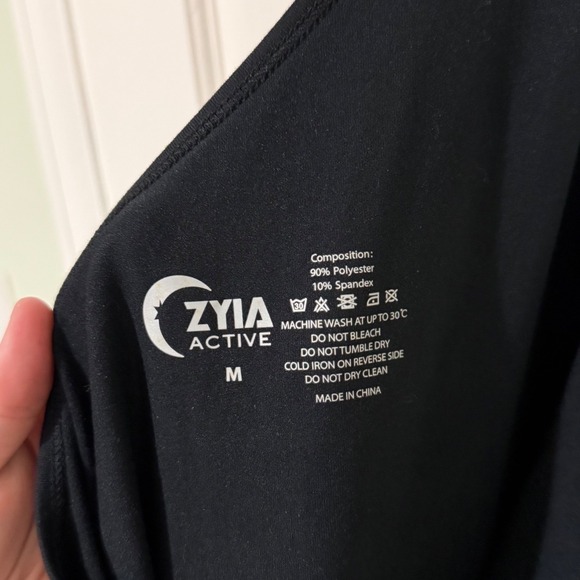 Zyia Active Black One Strap Tank Womens Medium Asymmetrical Athletic Top - Picture 2 of 3